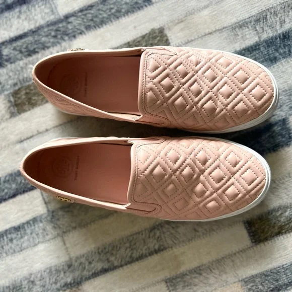 Tori Burch woman’s slip on flat shoes. - Picture 2 of 6